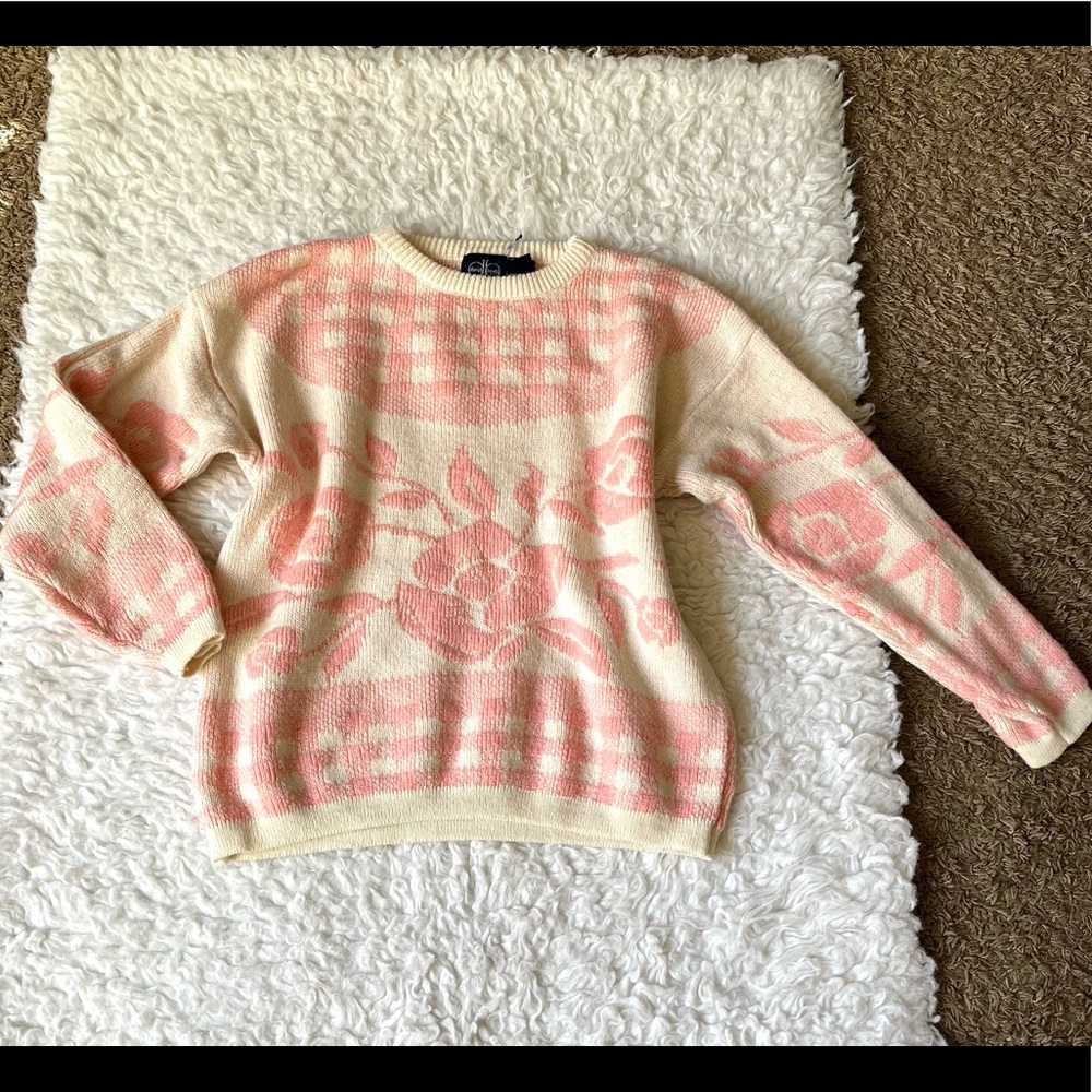 Vintage pink rose sweater, size medium